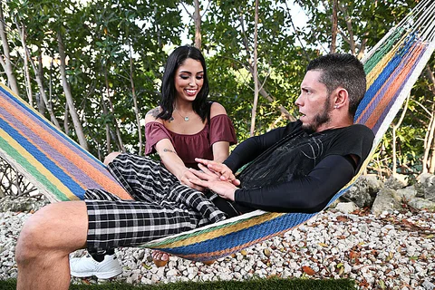 Vanessa Sky fucking in the couch with her bubble butt — photo 2