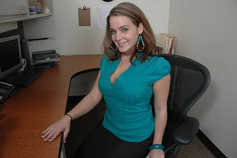 Intern Natasha Nice fucking in the office with her seduction — photo 2