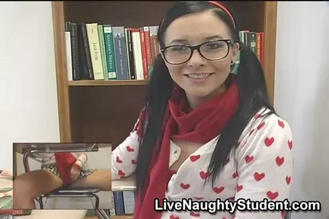 Student Ashli Orion fucking with her skirt — photo 2