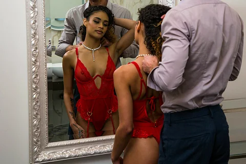 Ryan wants his daughter's friend, Scarlit Scandal, as a Sugar Babe — photo 2