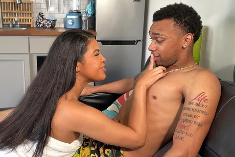 Sexy Maya Farrell wants her boyfriend's son's Big Black Cock — photo 2