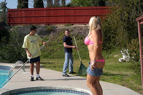 MILF Vicky Vette fucking in the outdoors with her big tits — photo 2