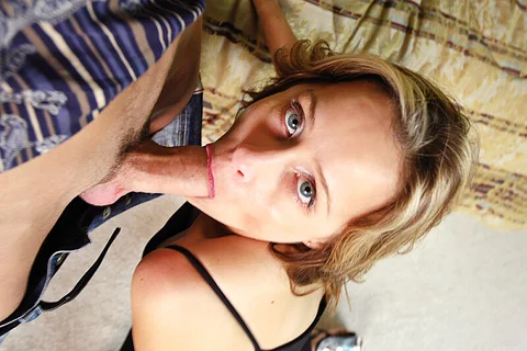 Payton Leigh fucking in the bed with her big natural tits — photo 3