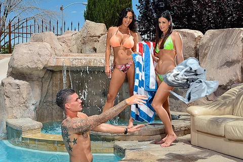 Ava Addams fucking in the outdoors with her tits — photo 2