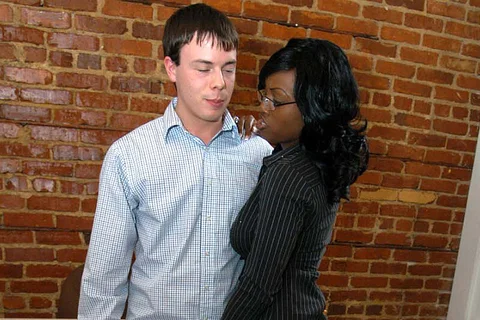 Jada Fire fucking in the classroom with her big ass — photo 2