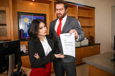 Lulu Chu wants boss' cock to get her promotion — photo 2