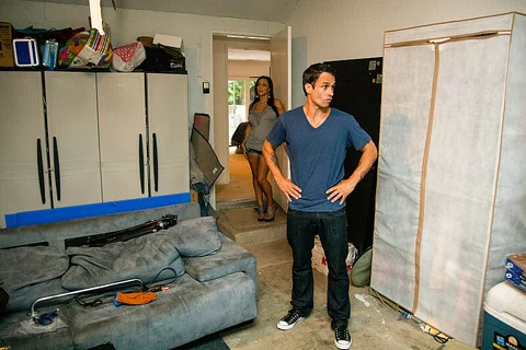 Jenna Presley tips the moving guy with sex — photo 2