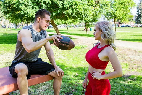 Busty MILF Casca Akashova fucks the football captain — photo 2